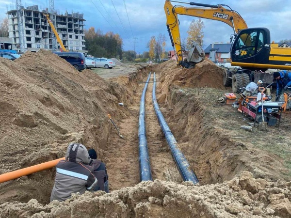 Областной «Водоканал» проложил новый канализационный коллектор для жителей в мкр. Космодемьянского.